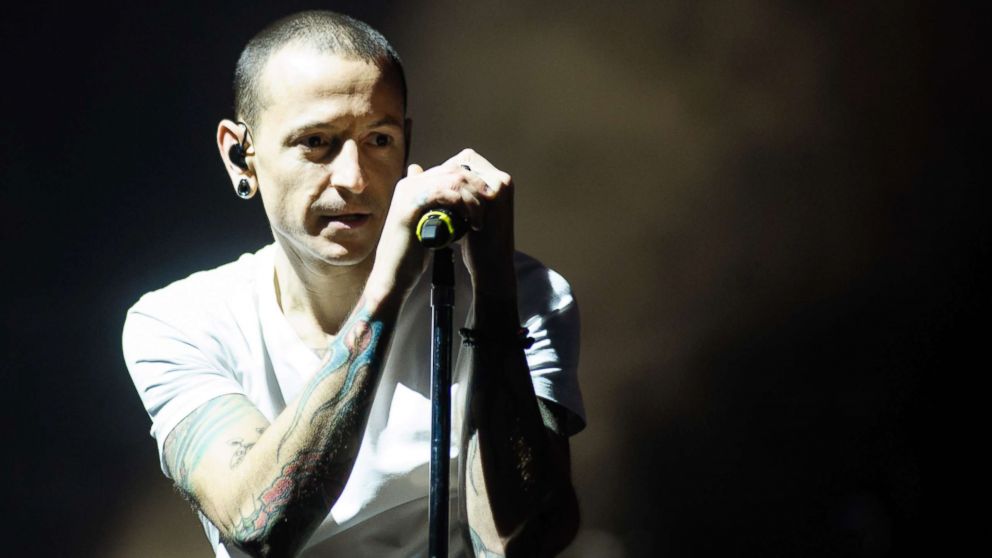 Chester Bennington's Net Worth in 2023 - Wiki, Wife, Height, Weight, Age